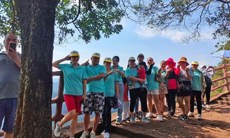 Actividades de trabajo en equipo de Rhine Cosmetics